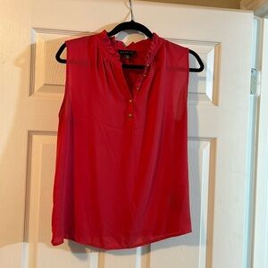 Woman’s short sleeve shirt